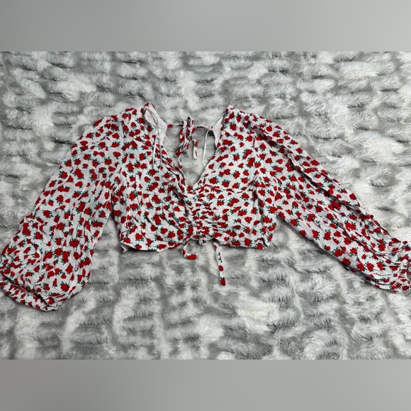 Bershka crop top, long sleeve, flower pattern - Picture 2 of 3